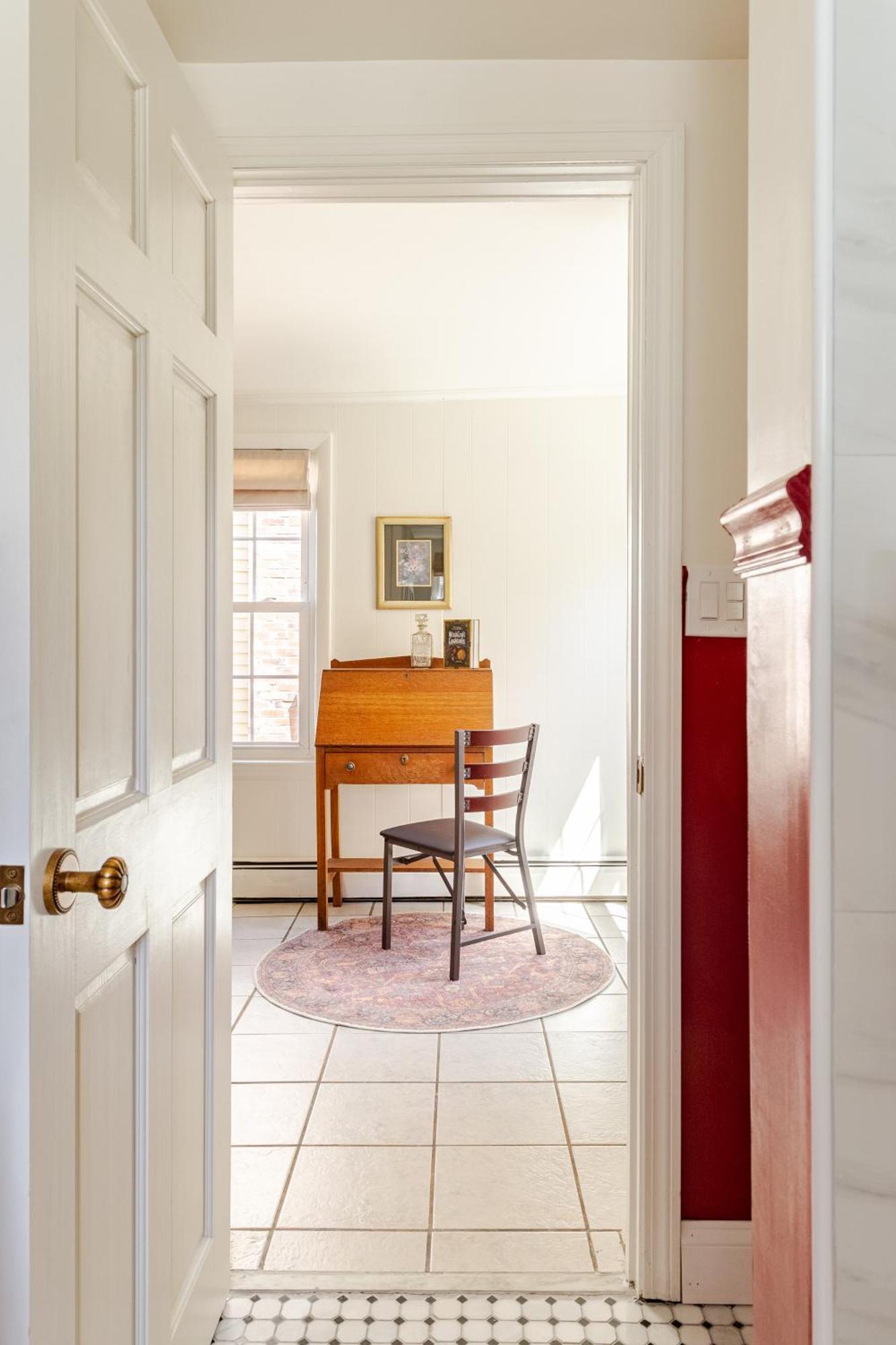 Moody Salem Home Away From Home Ngoại thất bức ảnh