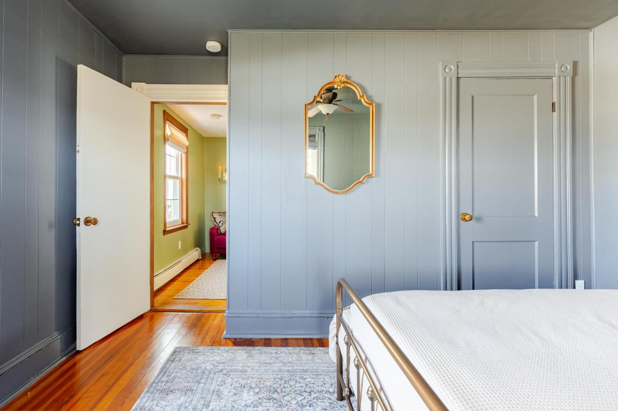Moody Salem Home Away From Home Ngoại thất bức ảnh